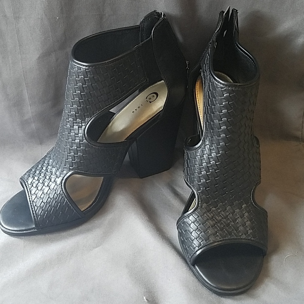 Black heel